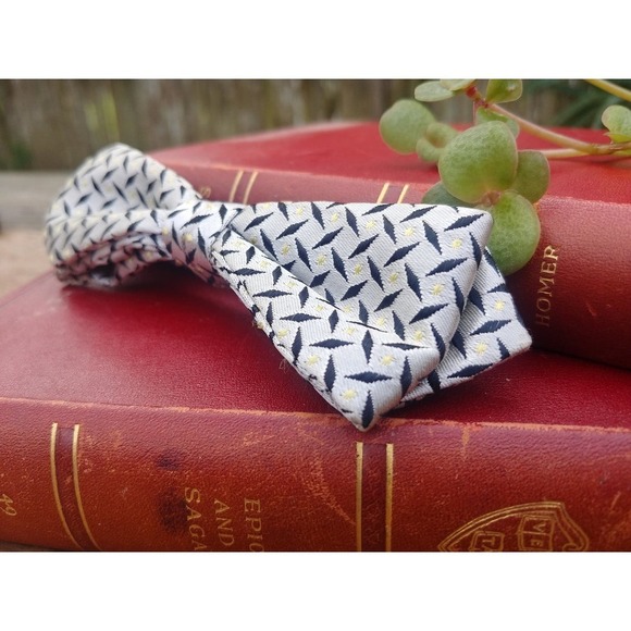 Vintage Silver Diamond Point Bow Tie // Formal Wear, Vintage Wedding Attire - Picture 2 of 10